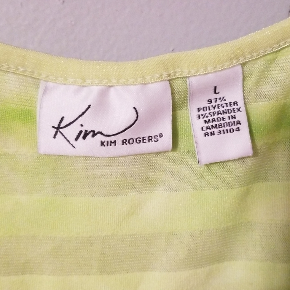Green Ruffled V-Neck Top - Picture 3 of 4